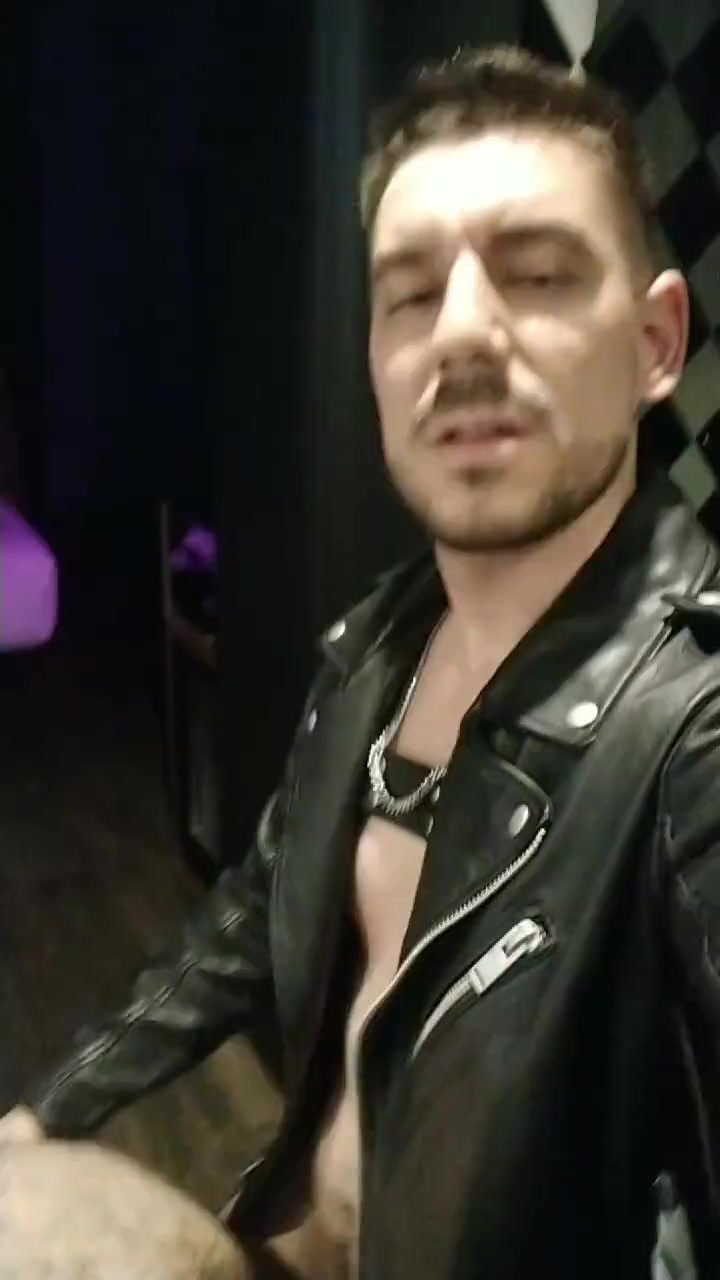Dom leather