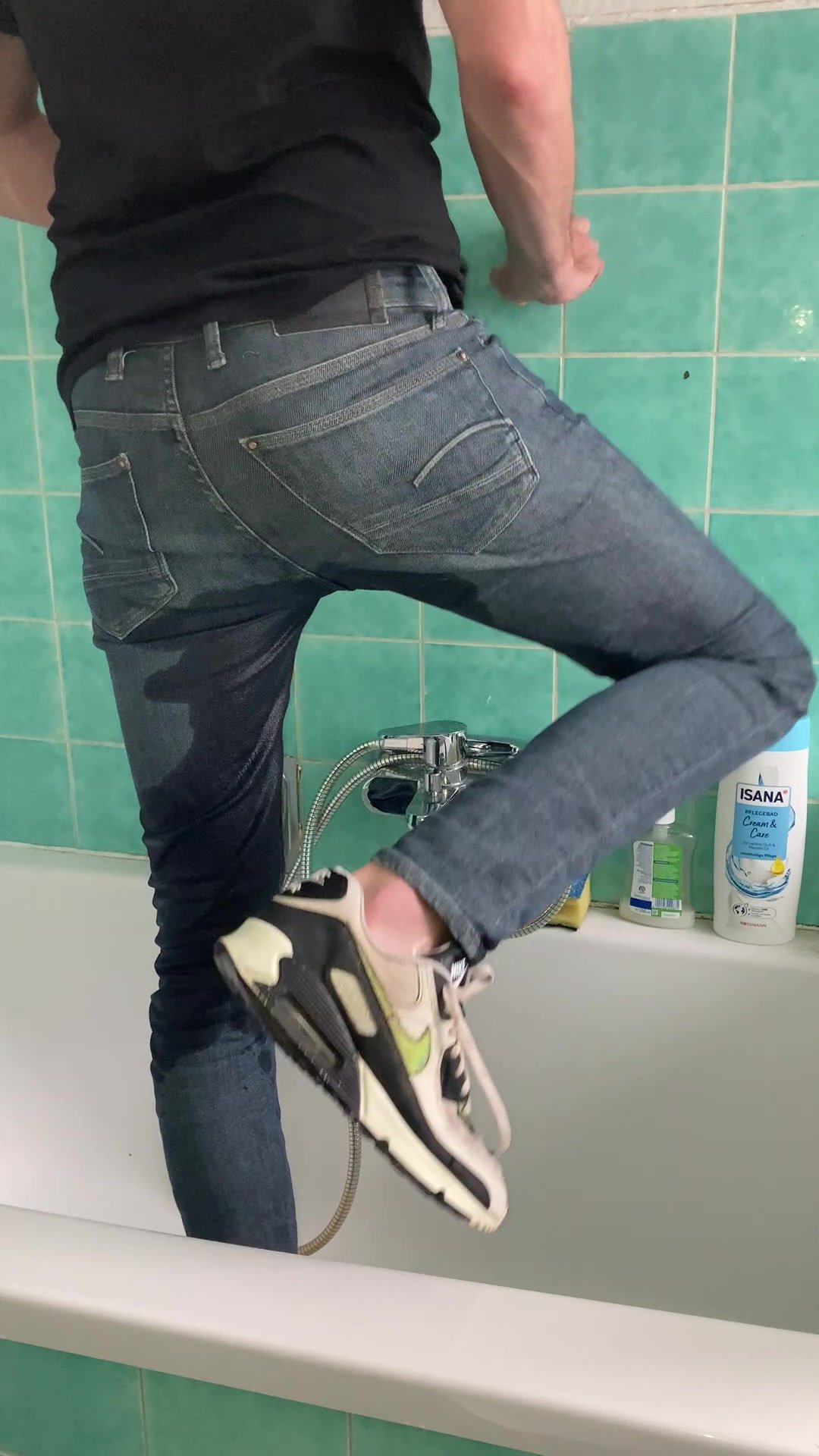 A jeans and a shower head