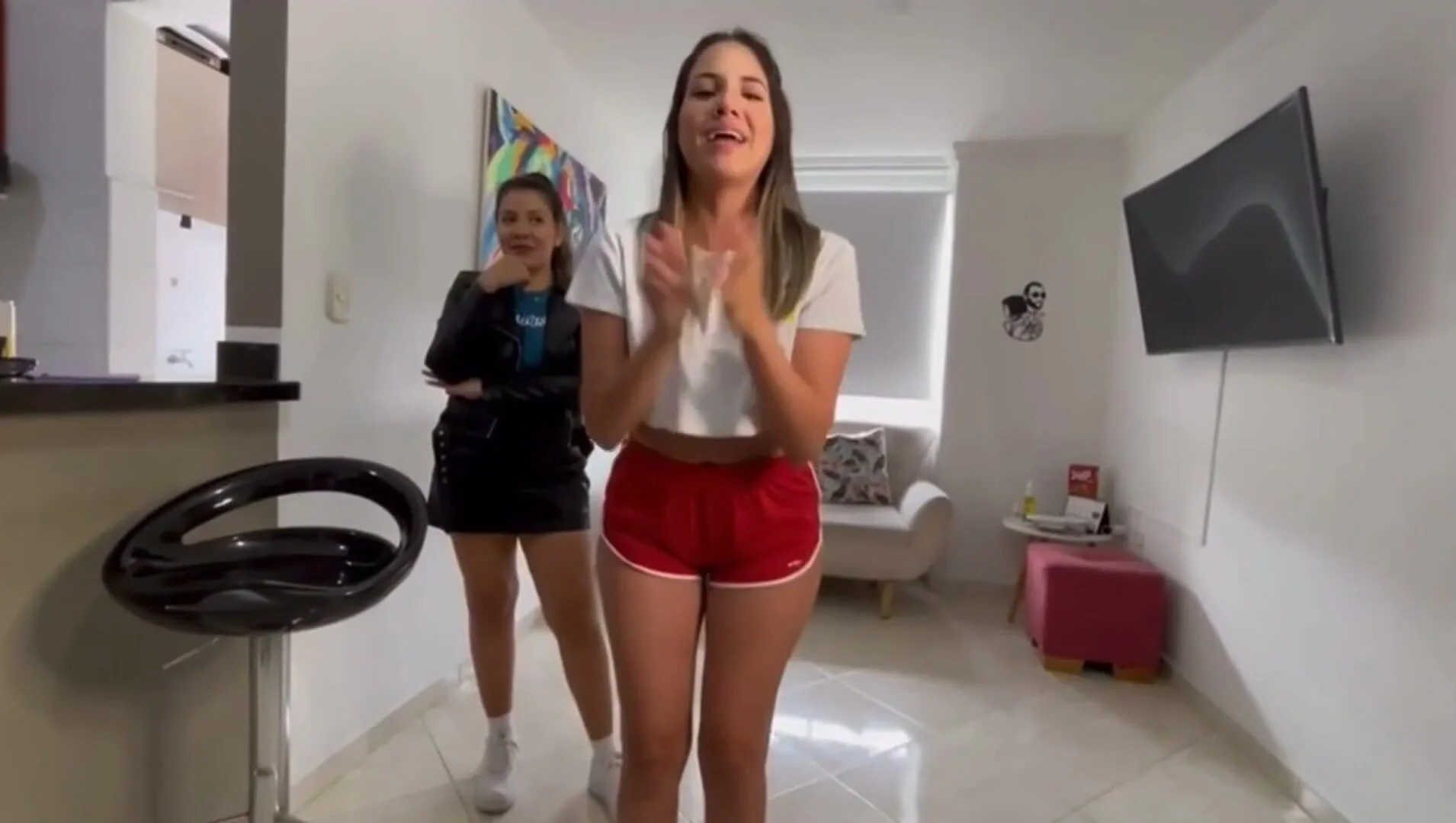 Girl going commando gets pantsed - ThisVid.com