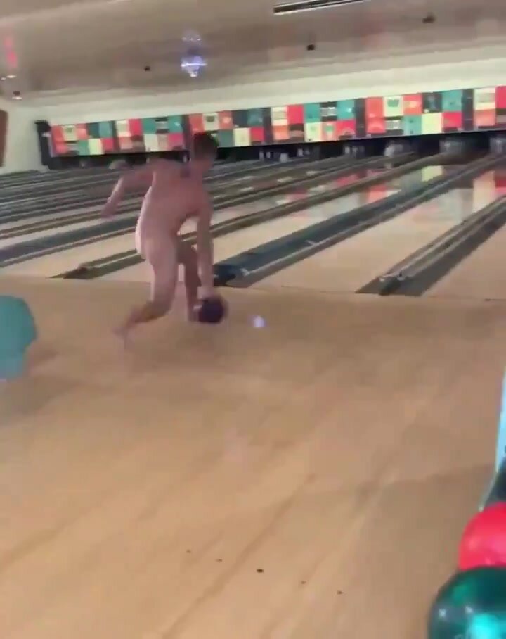 Hung str8 country guy goes naked bowling with his girl