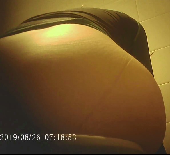 Romina in WC 2: Big butt and pussy