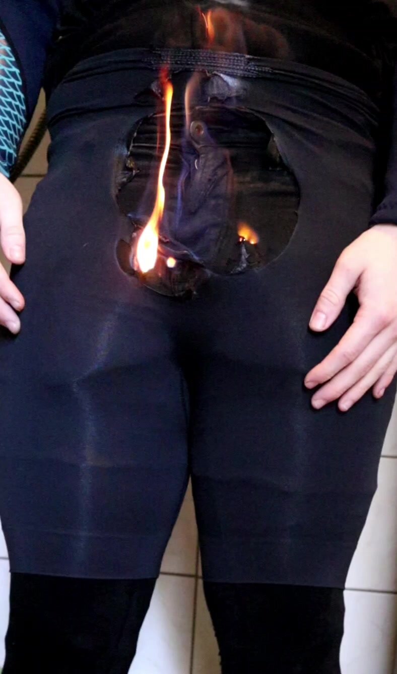 A guy sets his pants on fire