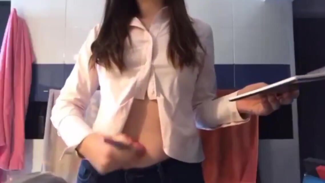 belly button play - video 15
