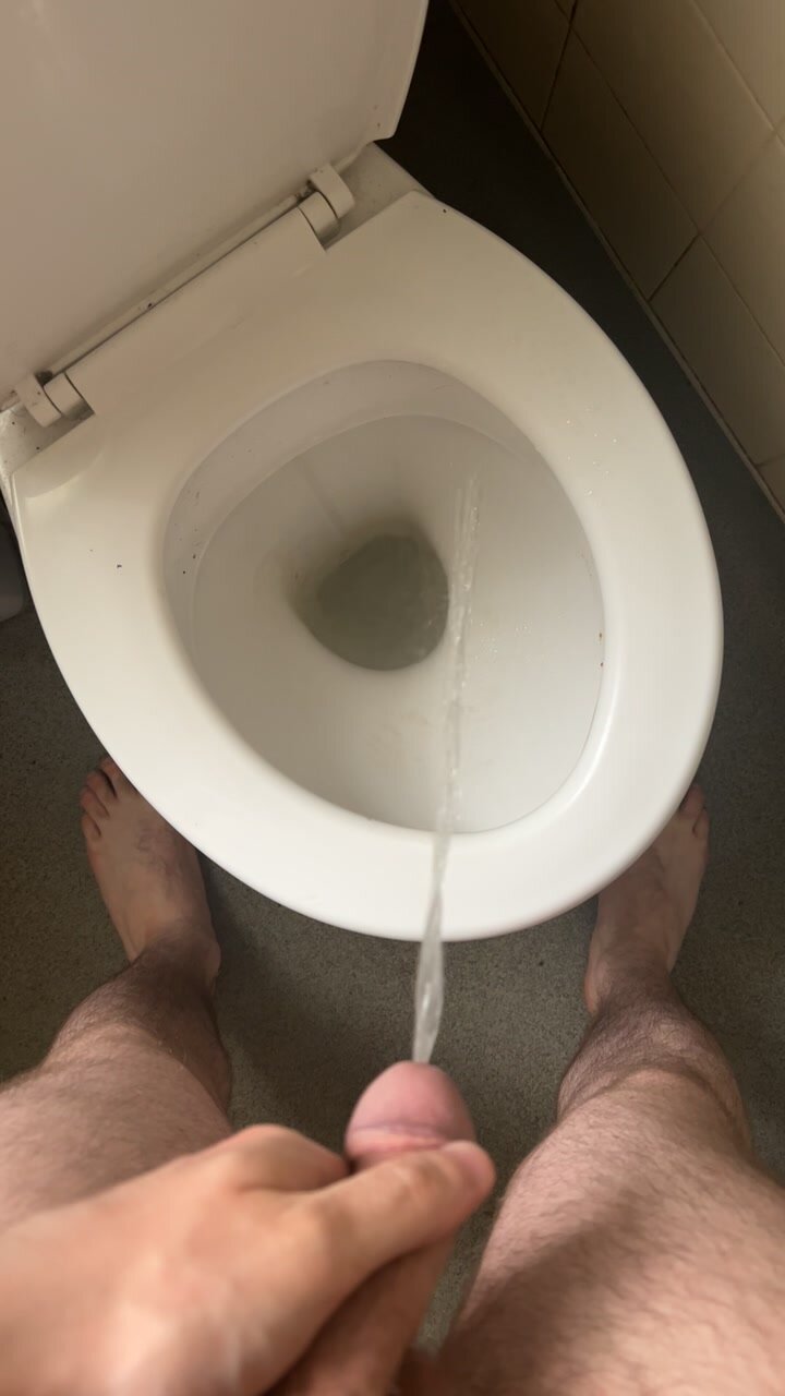 hairy cock pissing