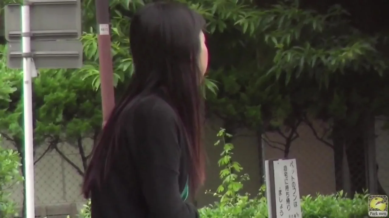 野糞女 あたりを警戒しながら野糞をする女達！ここはトイレじゃありませんよｗ | スカトロ動画ぶりりずむ