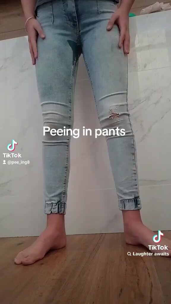 Amateur pee jeans - video 2