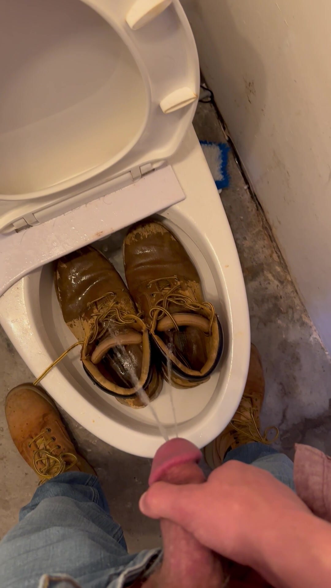 Workboots Urinal