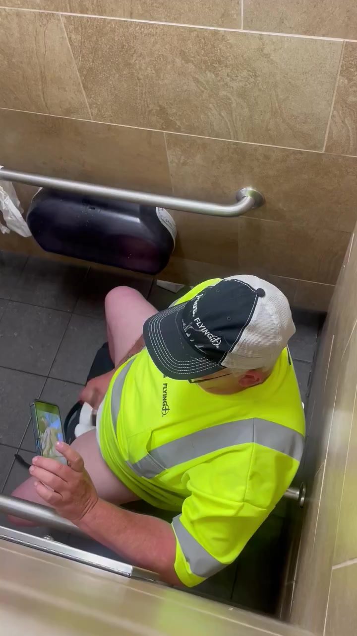 Daddy Toilet Jacking Off 188