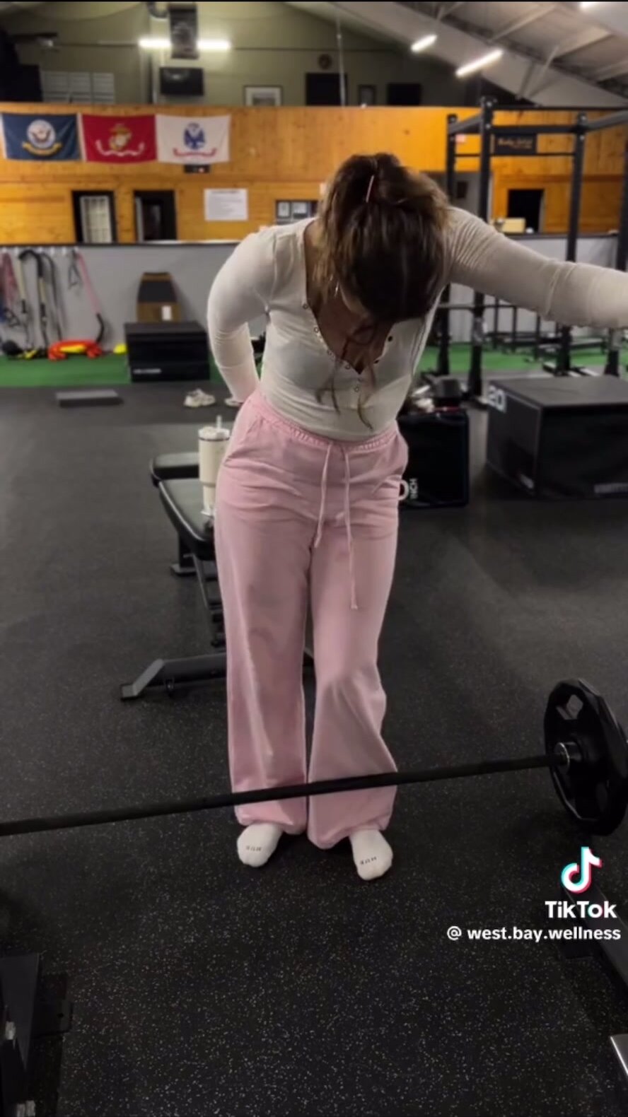Girl almost shits herself in gym