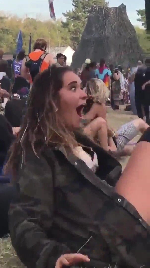 girl facesitting at a festival