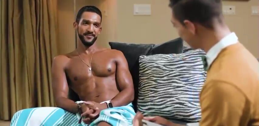 DILF MAN SEDUCES TWINK DURING INTERVIEW