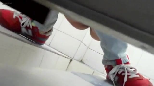 Chinese girls on toilet