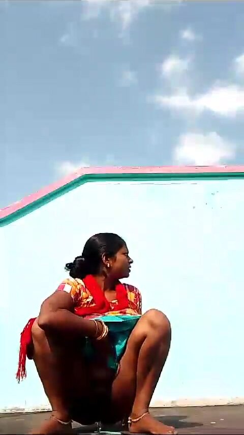 Desi piss on motta maadi - ThisVid.com