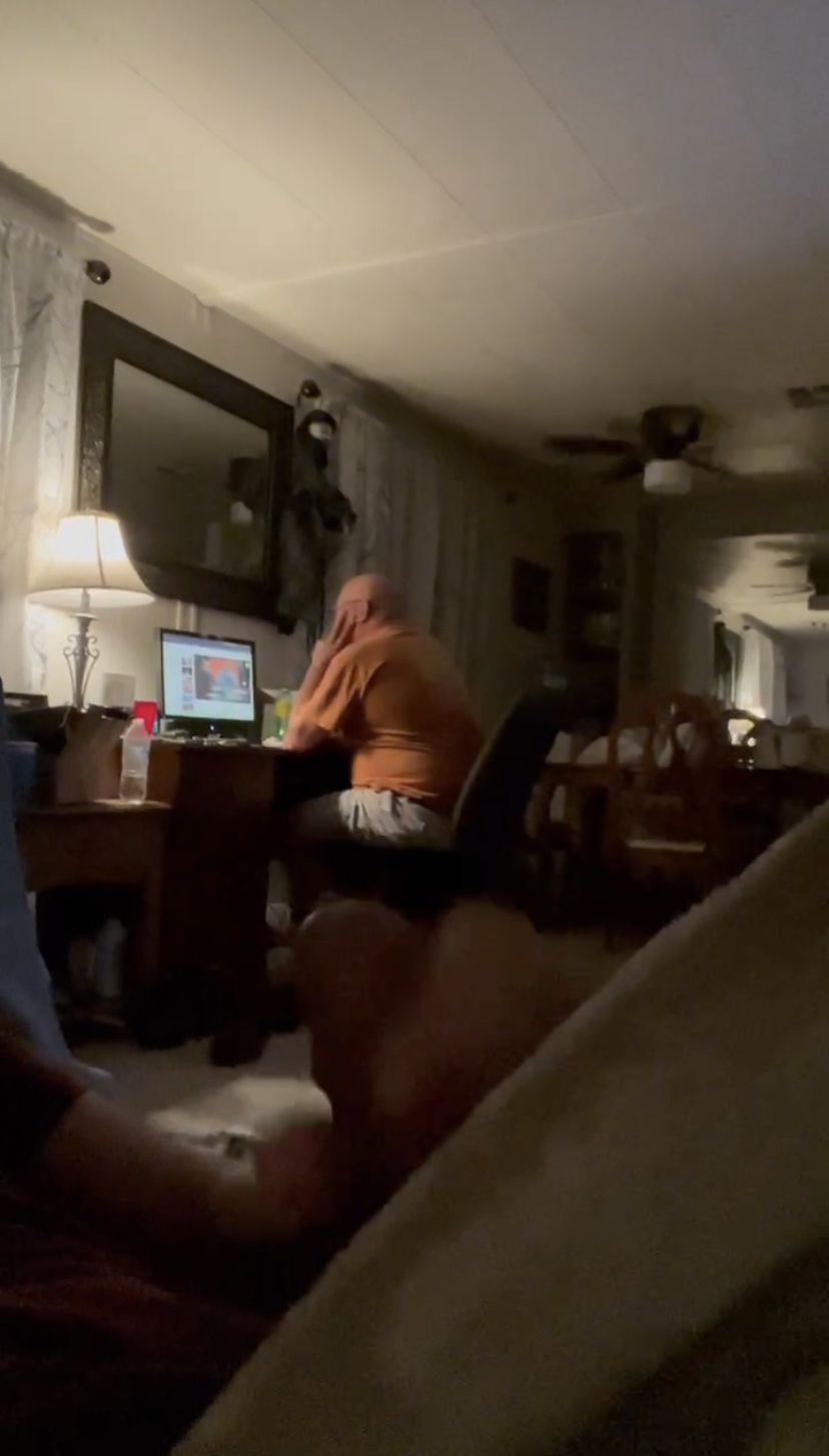 SON JERK OFF BEHIND DAD AND ALMOST GOT CAUGHT