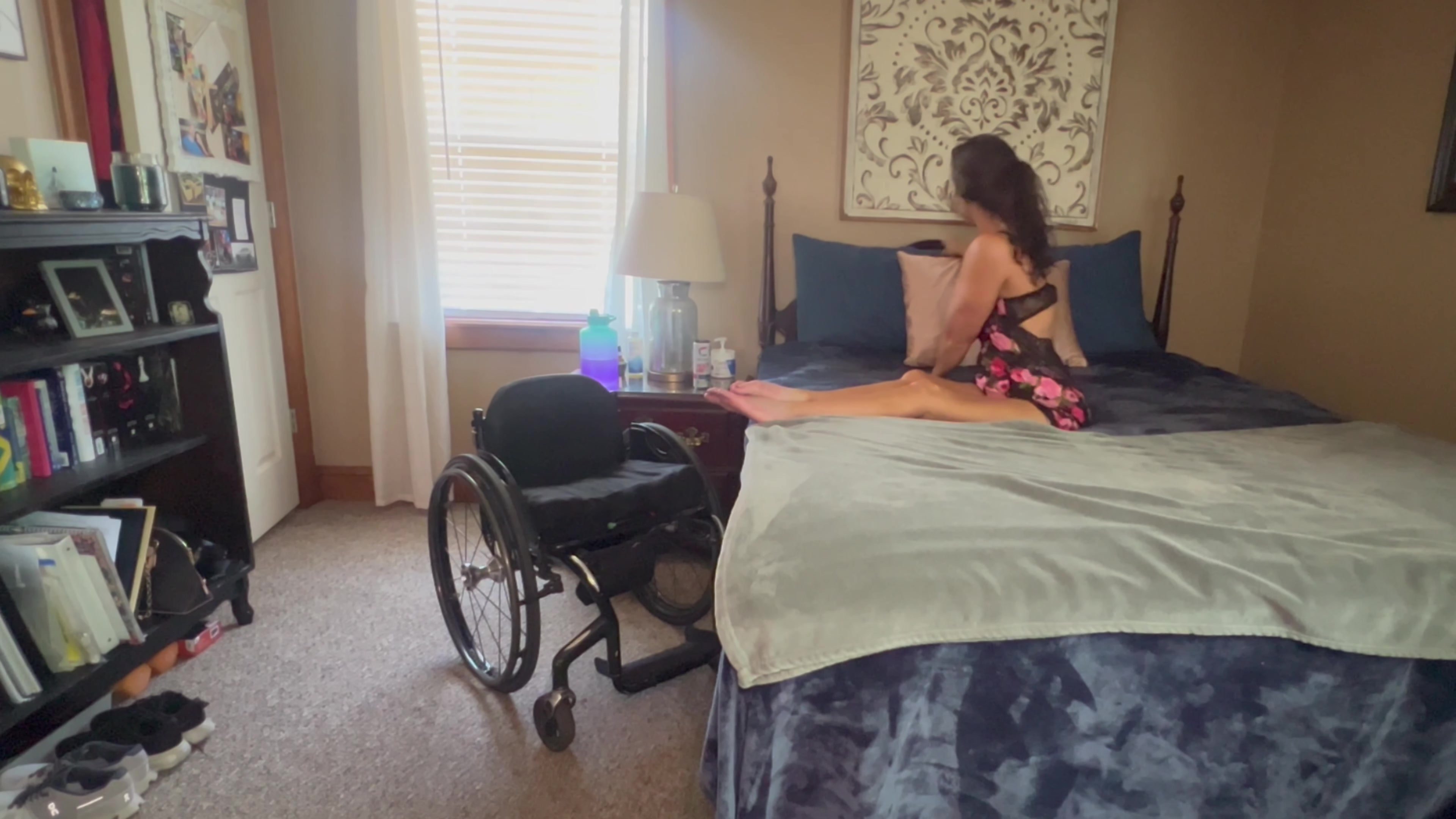Sexy paraplegic - video 3