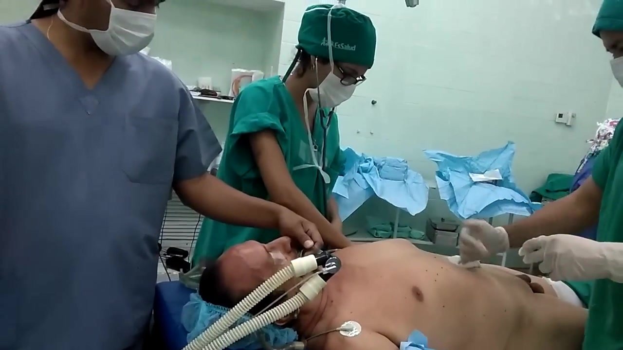 cfnm medical intubated patient