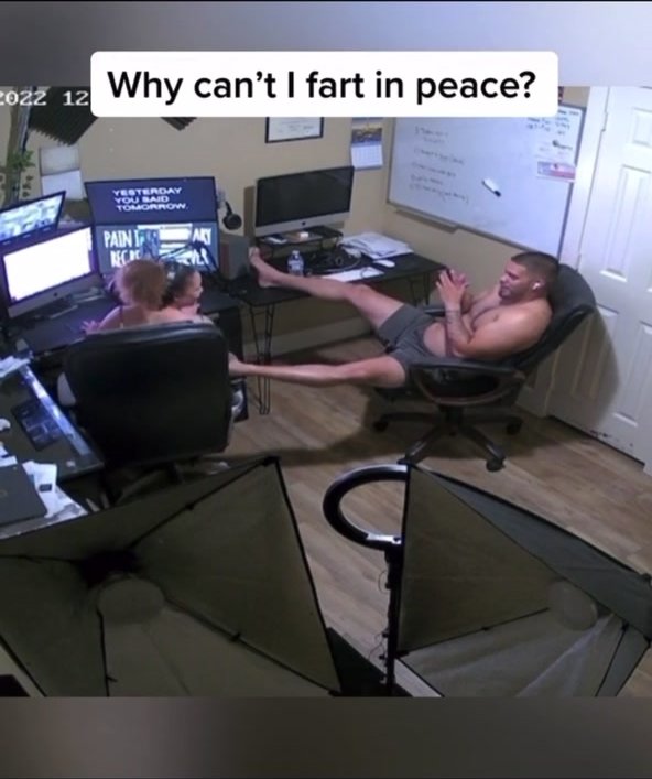 Hot daddy farts - video 2