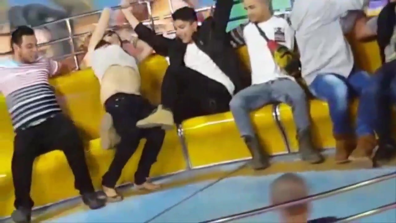 Pants Fall Down on Ride
