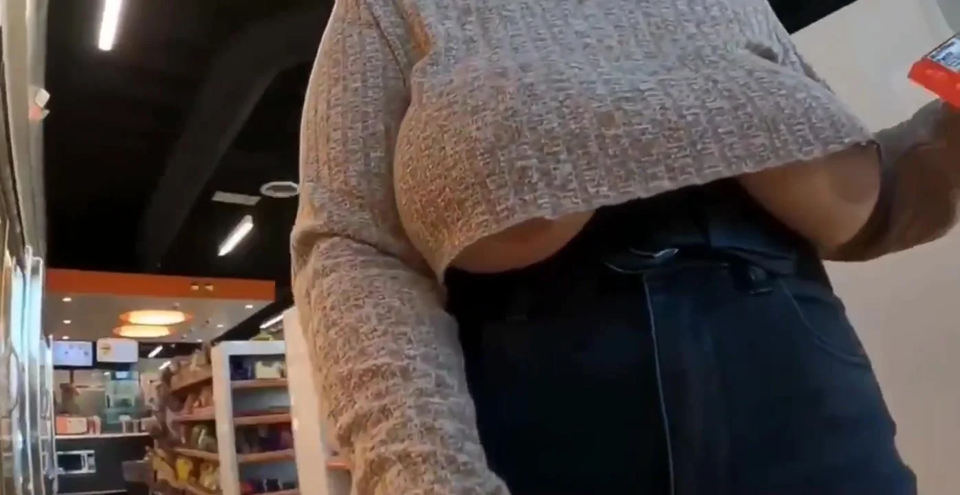 Public Big Boobs Flashing - ThisVid.com