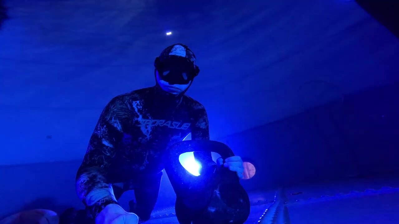 Underwater static breathold in tight wetsuit - video 2