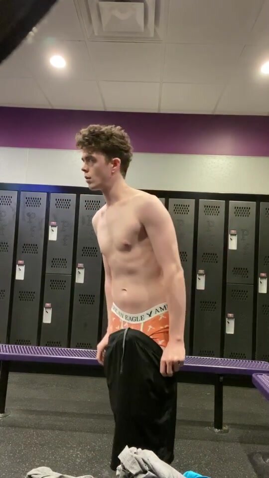 twink strips at gym