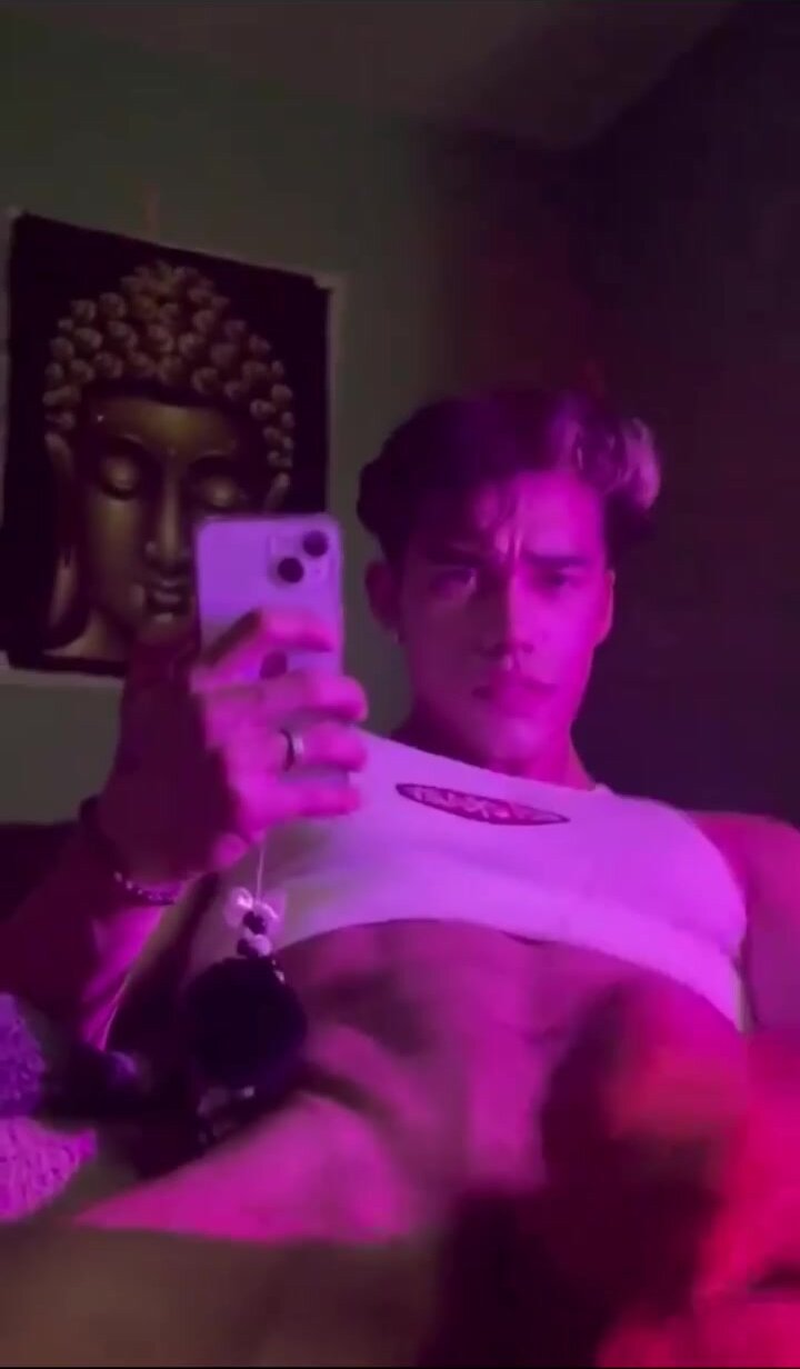 So hot his own reflection makes him cum