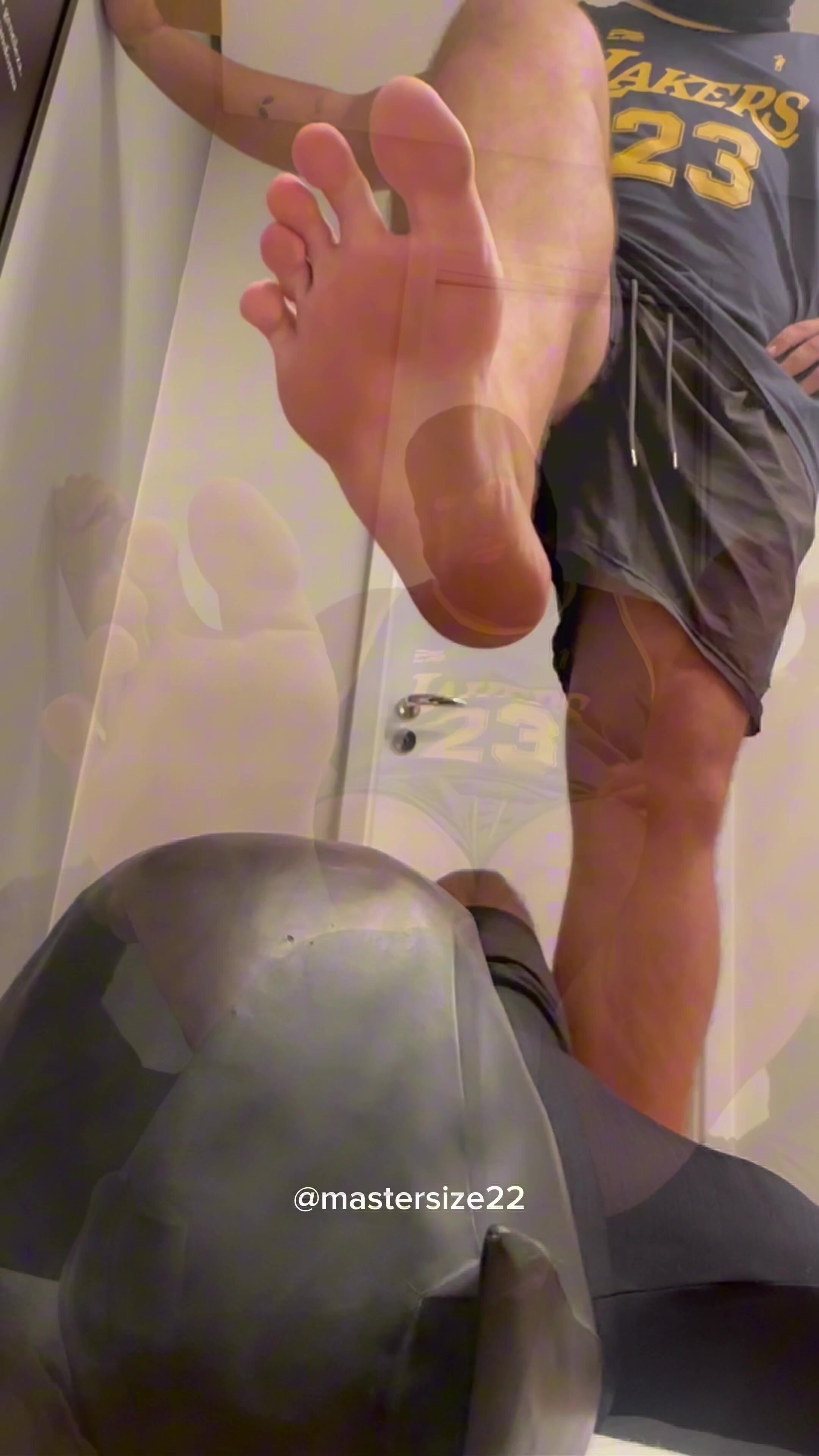 Giant man 7’2ft tall and feet size 22us - video 3