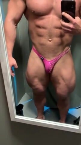 Bodybuilder in pink posers.