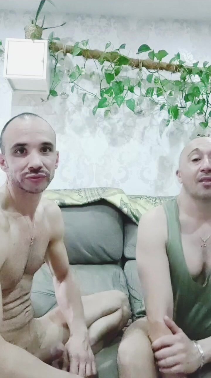 Couple Gay Lives - video 2