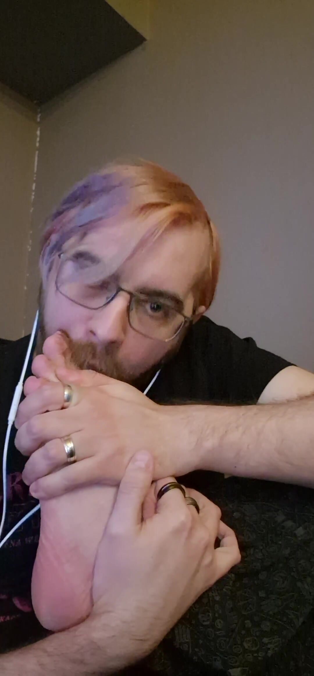 Feet licking - video 32