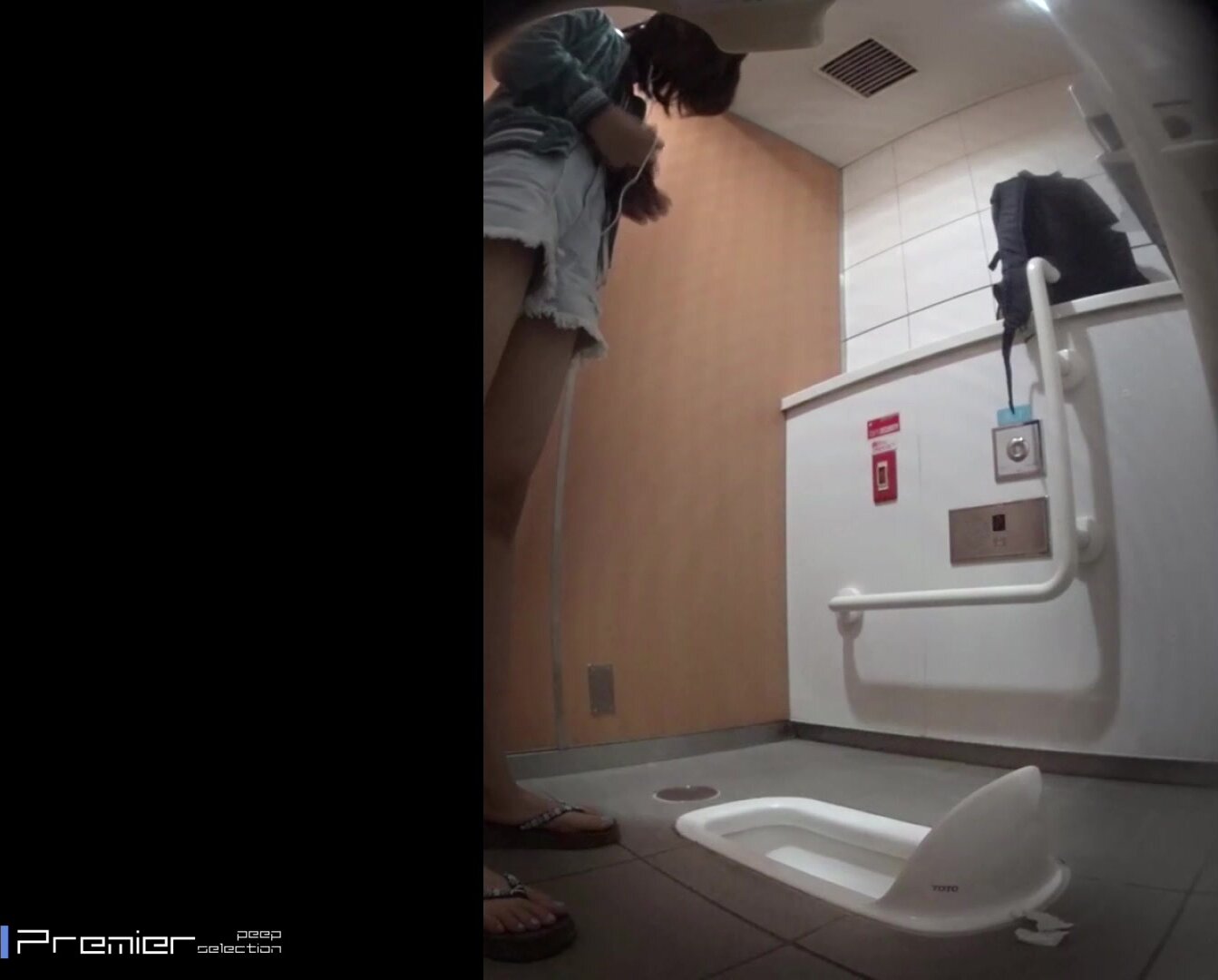 japanese toilet voyeur - video 58