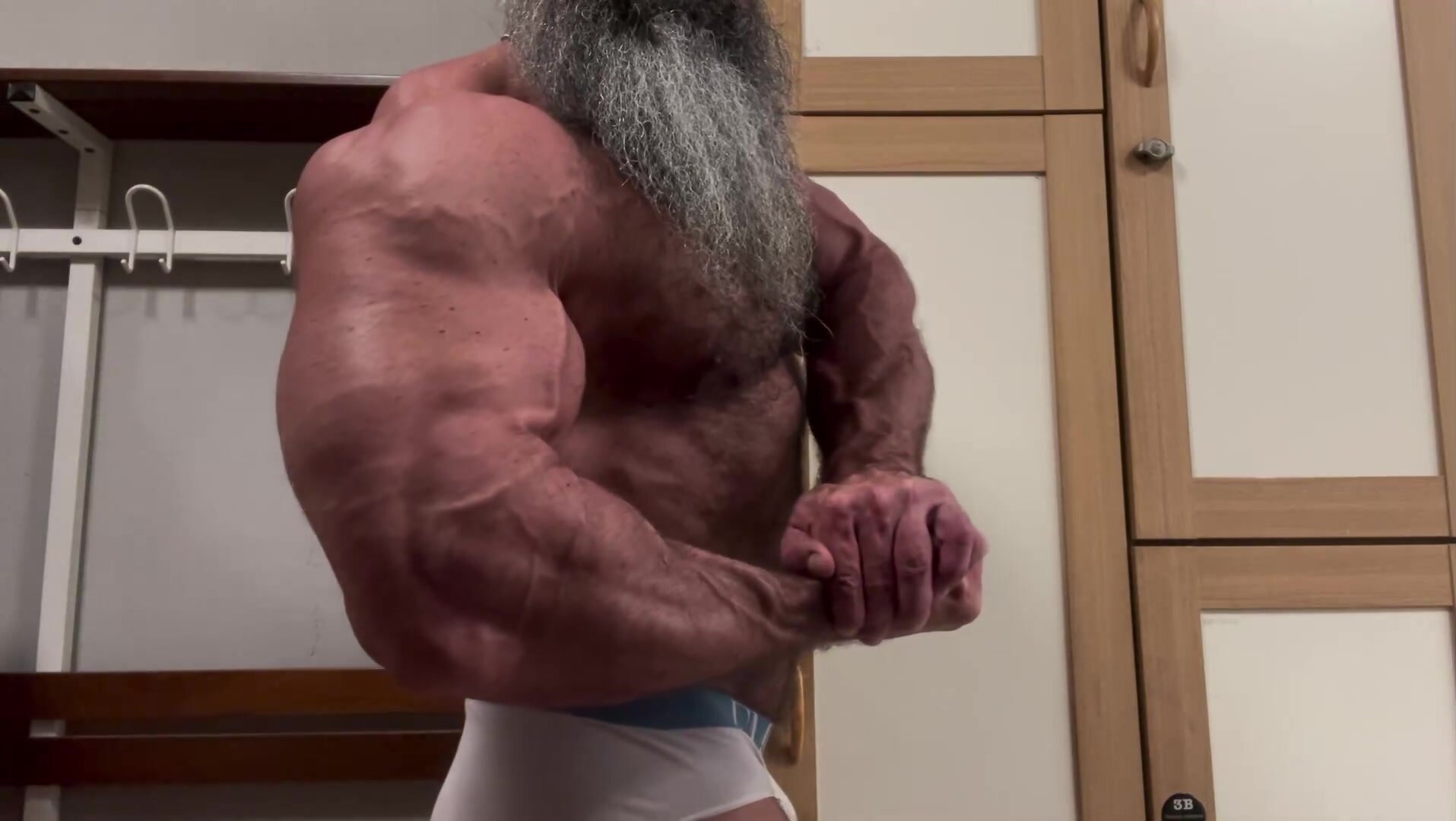 Muscle Zeus unshaved