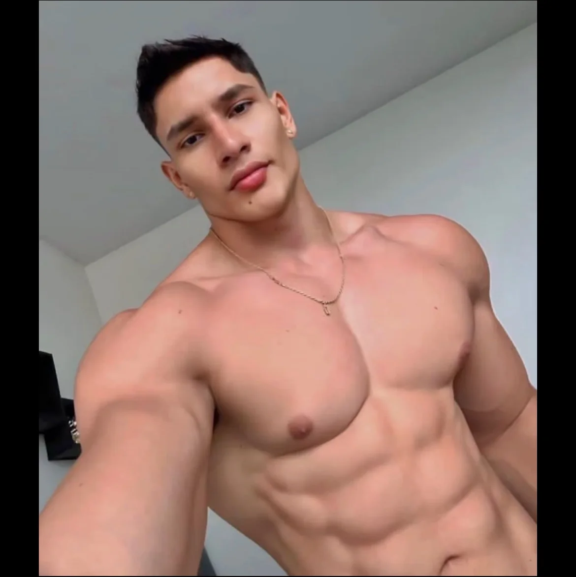 Muscle Pussy - video 2 - ThisVid.com