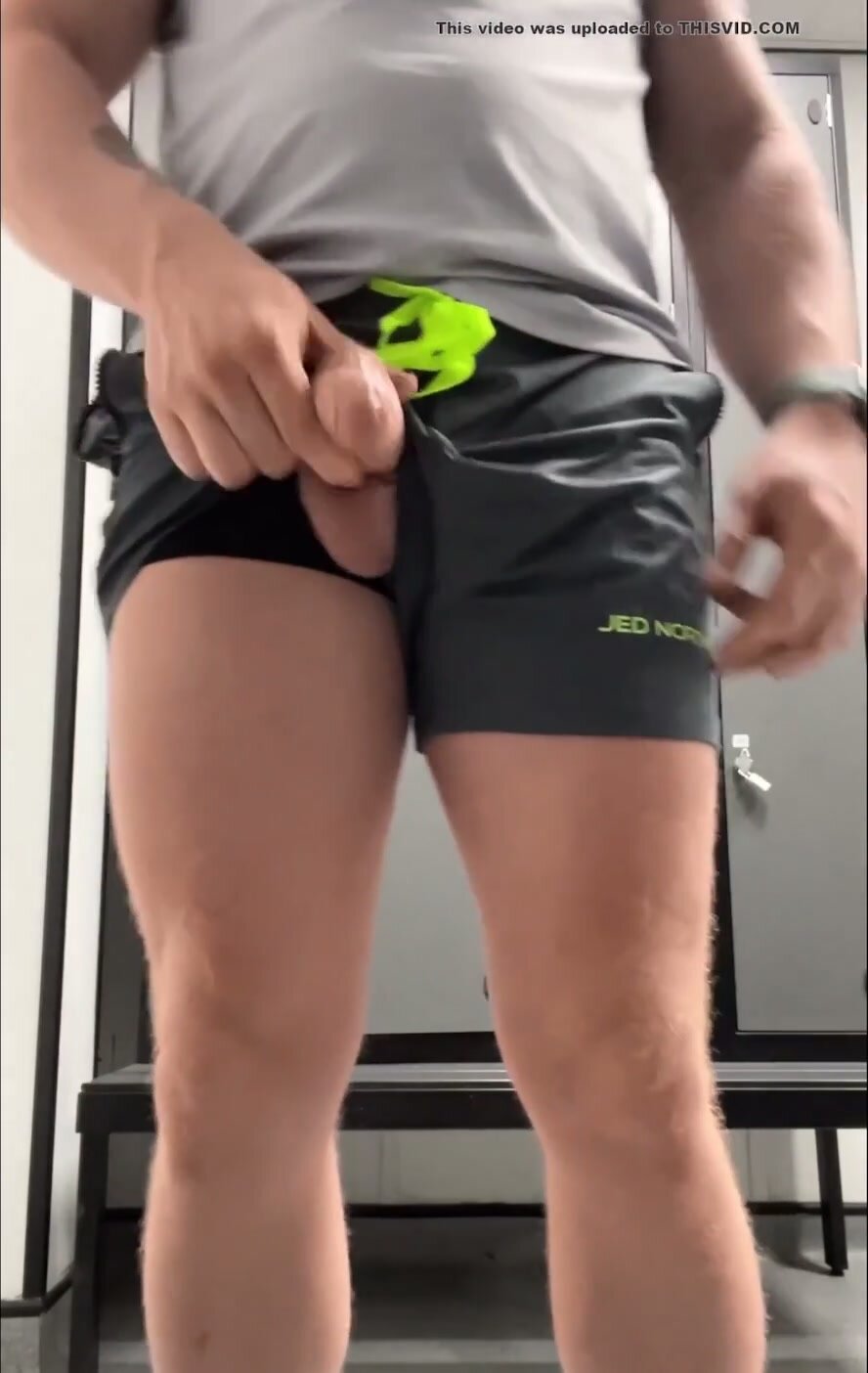 Ginger dude wanking in the gym part 1