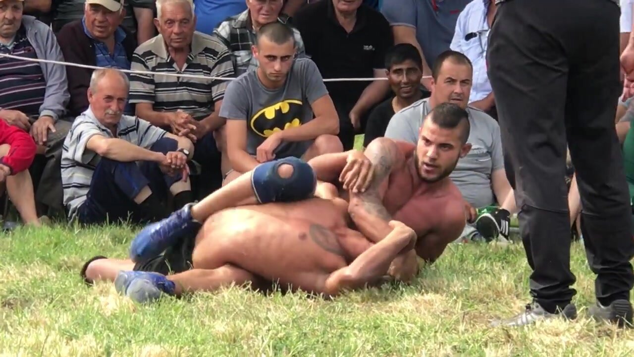 cocky wrestler hunk humiliates submissive opponent