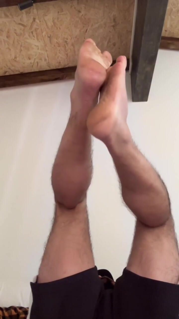 dad feet to lick
