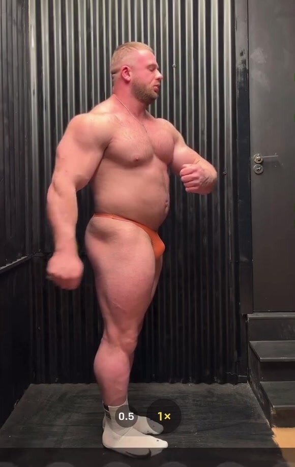 309 lb Off Season Bodybuilder