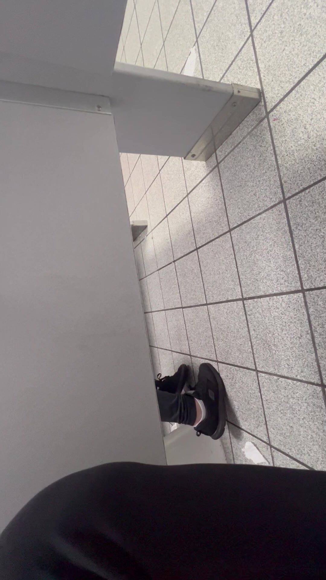 Girl pooping on toilet - video 38