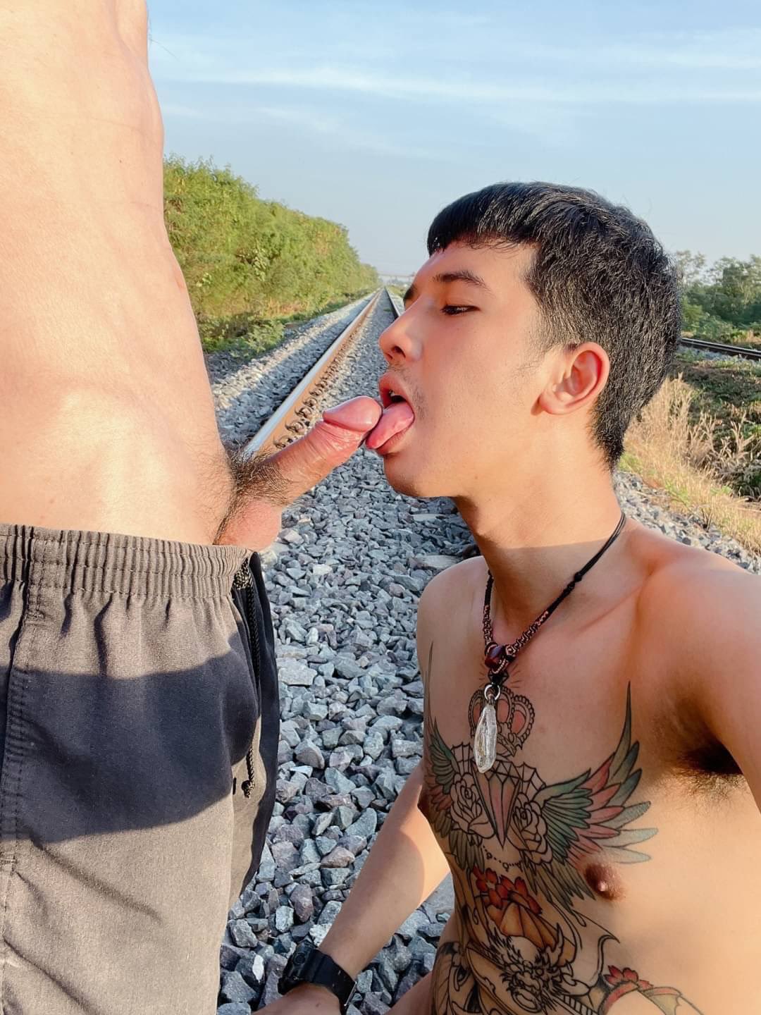 Prettyfaced Thai twink loves to suck dicks