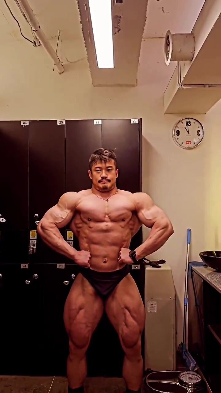 Asian bodybuilder poses