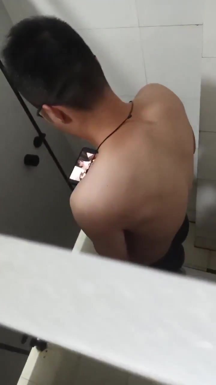 Asian shower spy - video 5