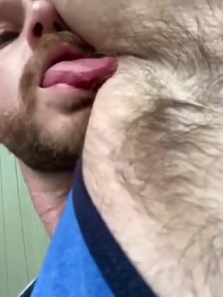 Sniffing own hairy musky pit