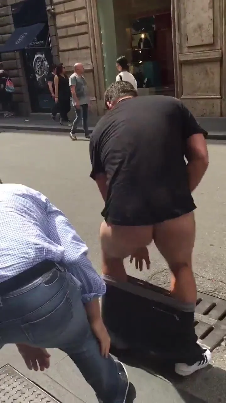Muscular Daddy Gets Pantsed In Public - ThisVid.com