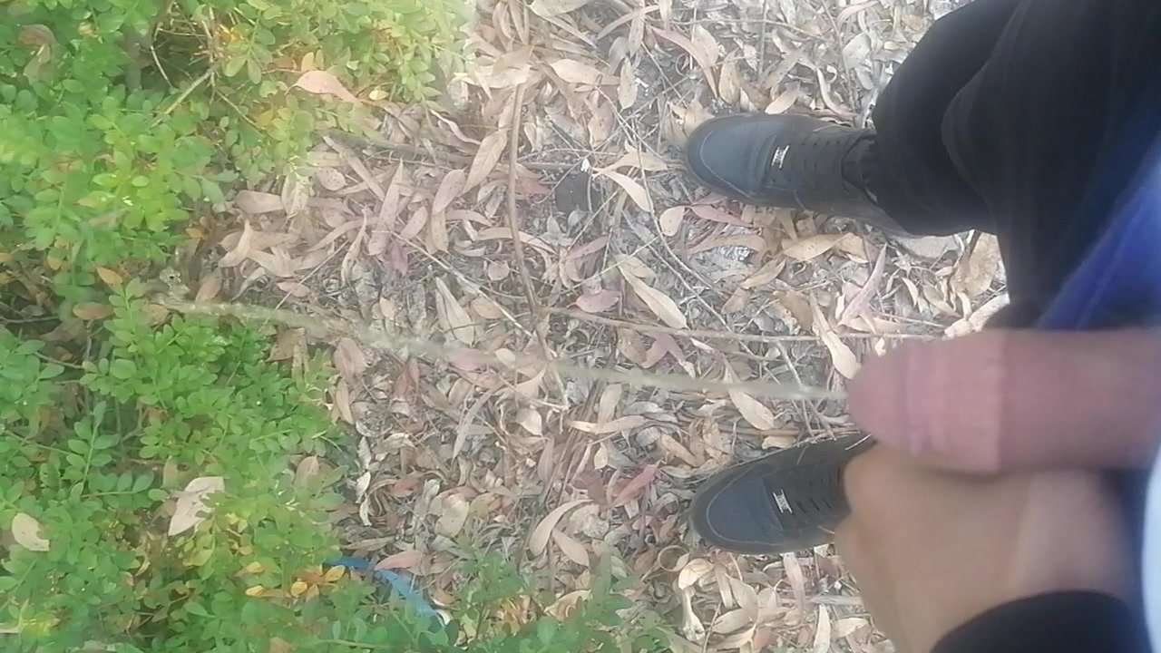 Pissing in the morrocan woods