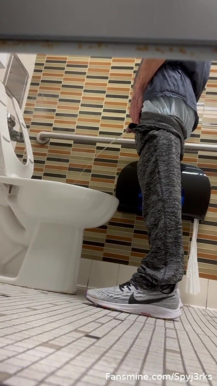 Old man pissing and jerking