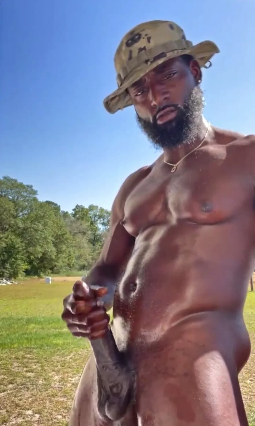 horsedick Exhibitionist strokes horsedick BBC outside - ThisVid.com