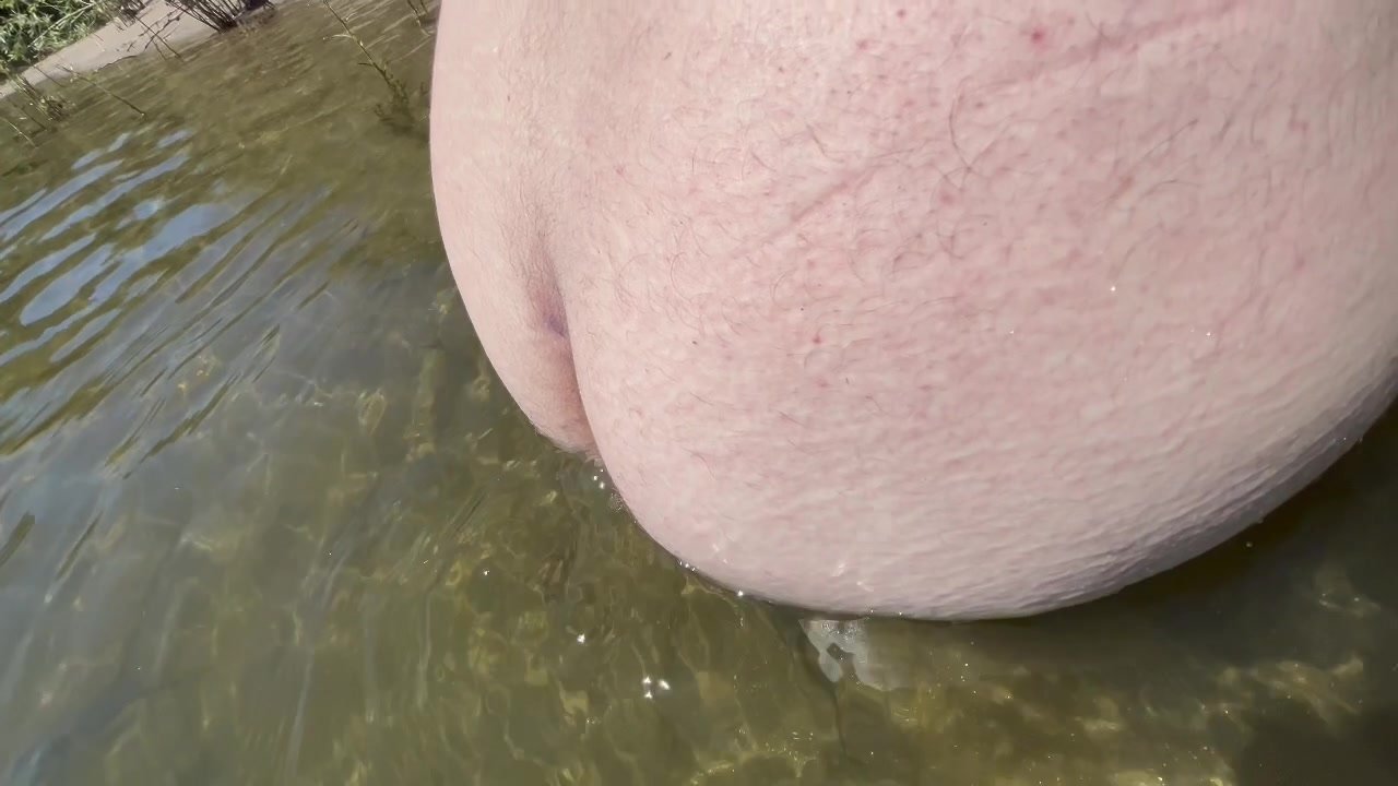 Farting in the River (720p)