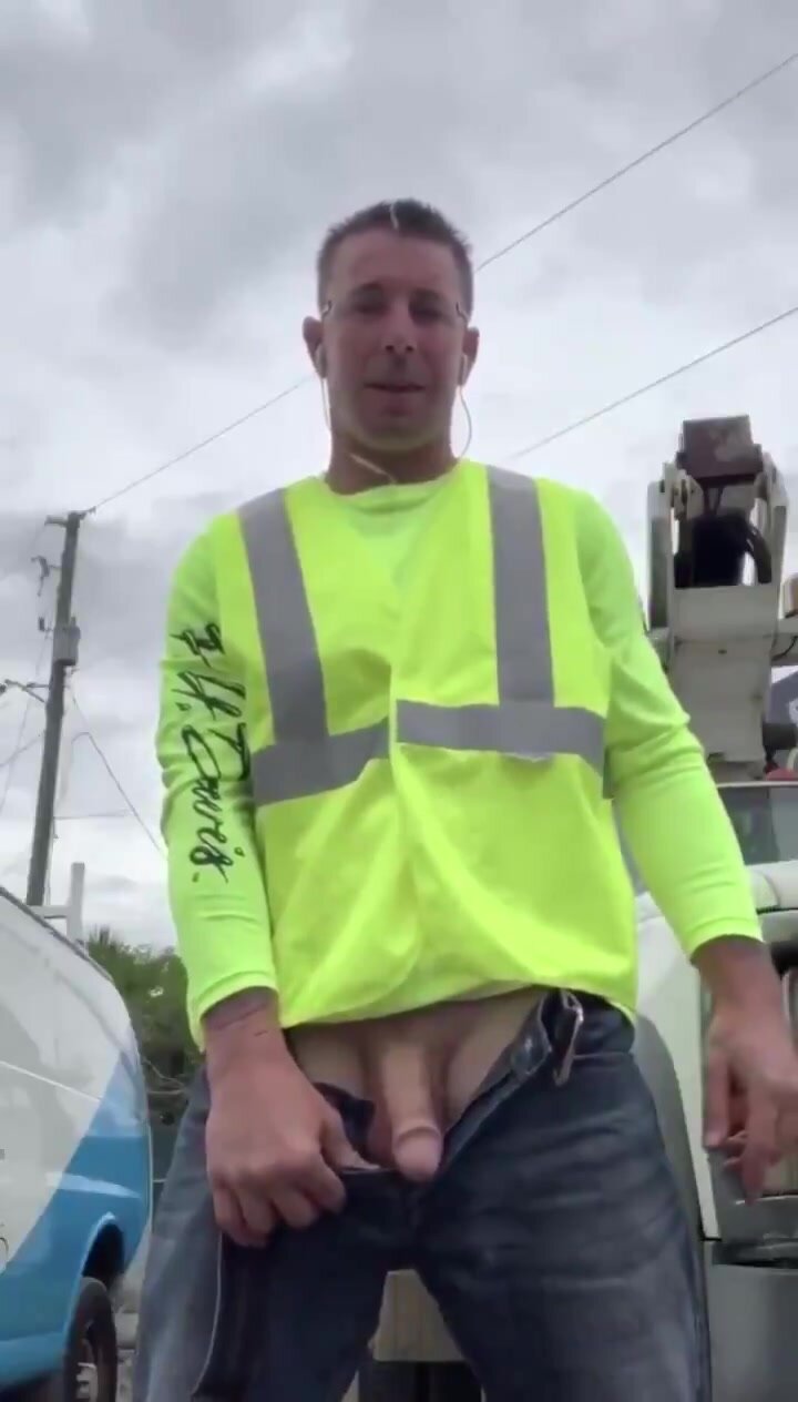 Straight Utility Worker Pisses for Me