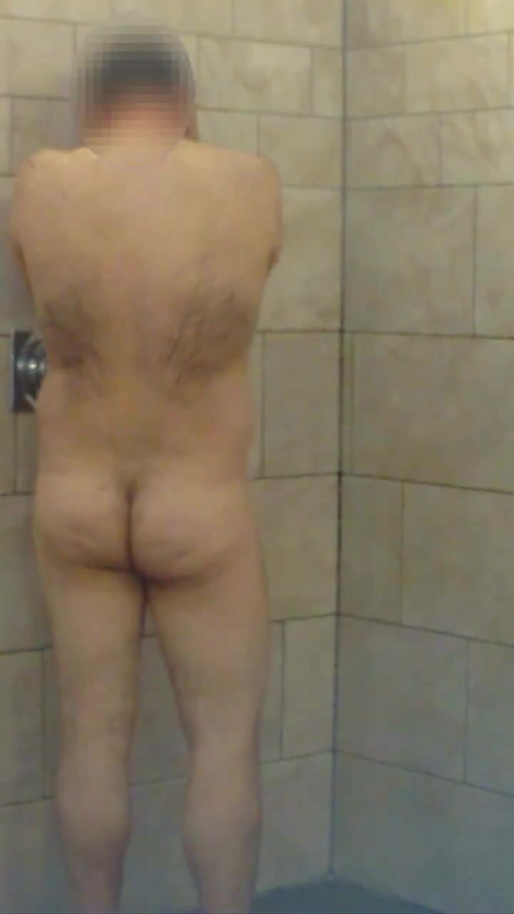 Gordito en la ducha - video 7