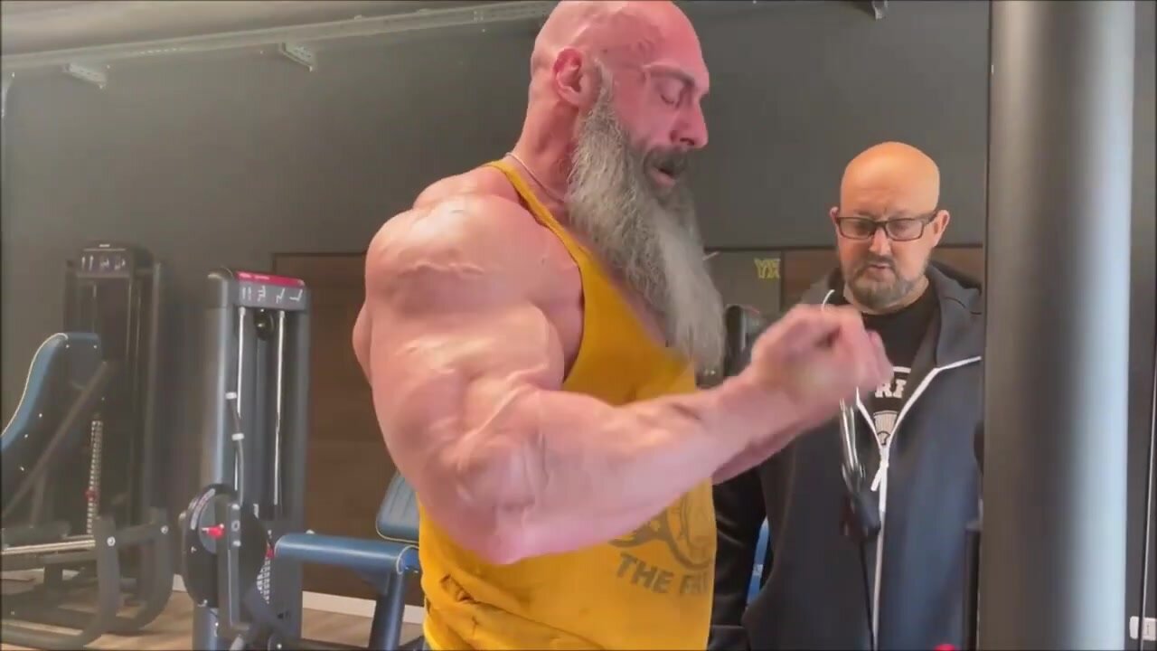 Zeus Muscledaddy training